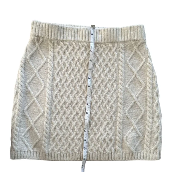 H&M Cream Cable Knit Mini Skirt – Size XS - Picture 4 of 6